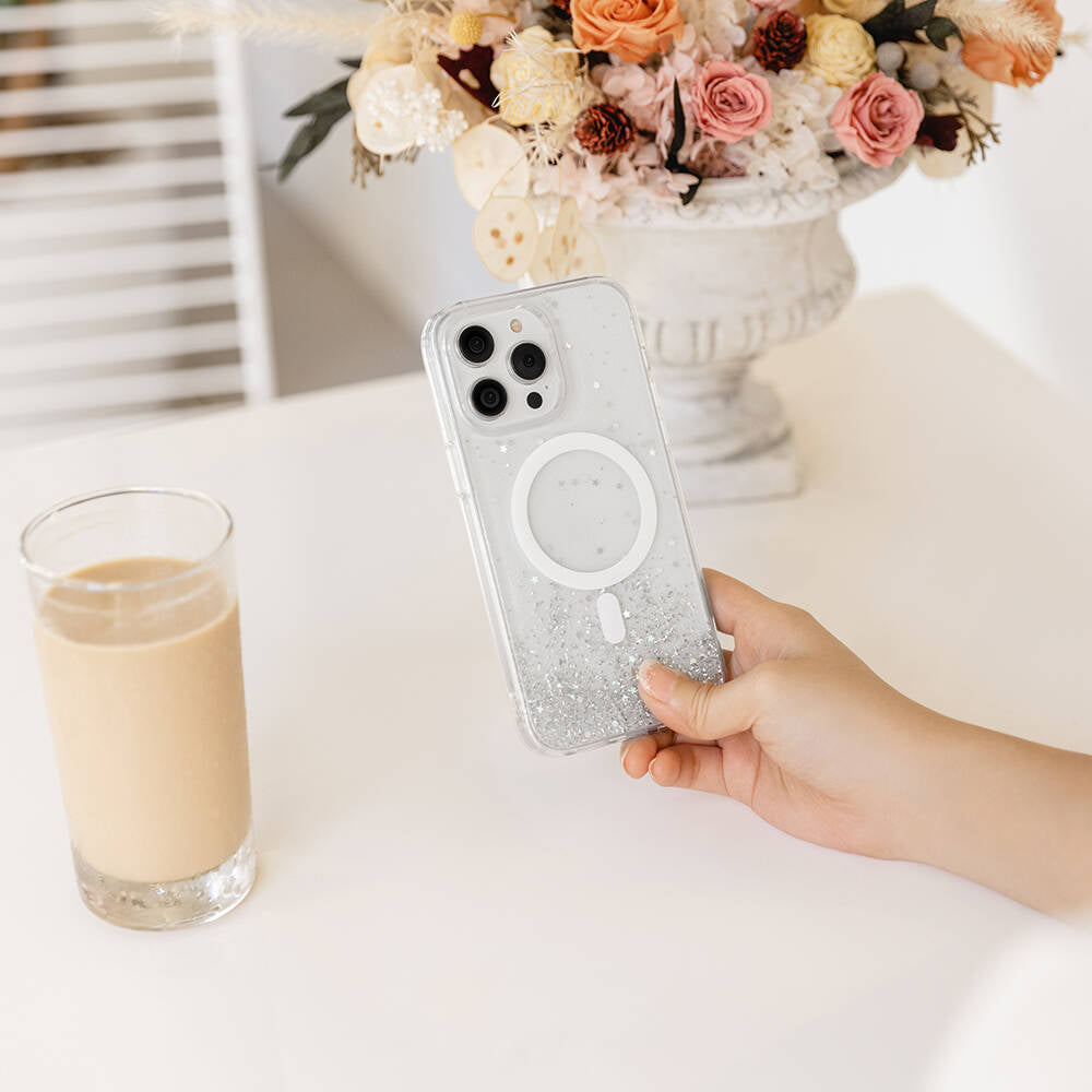 Apple iPhone 14 Pro Kılıf M-safe Şarj Özellikli Parlayan Simli Şeffaf Lisanslı Switcheasy Starfield-M Kapak Renksiz