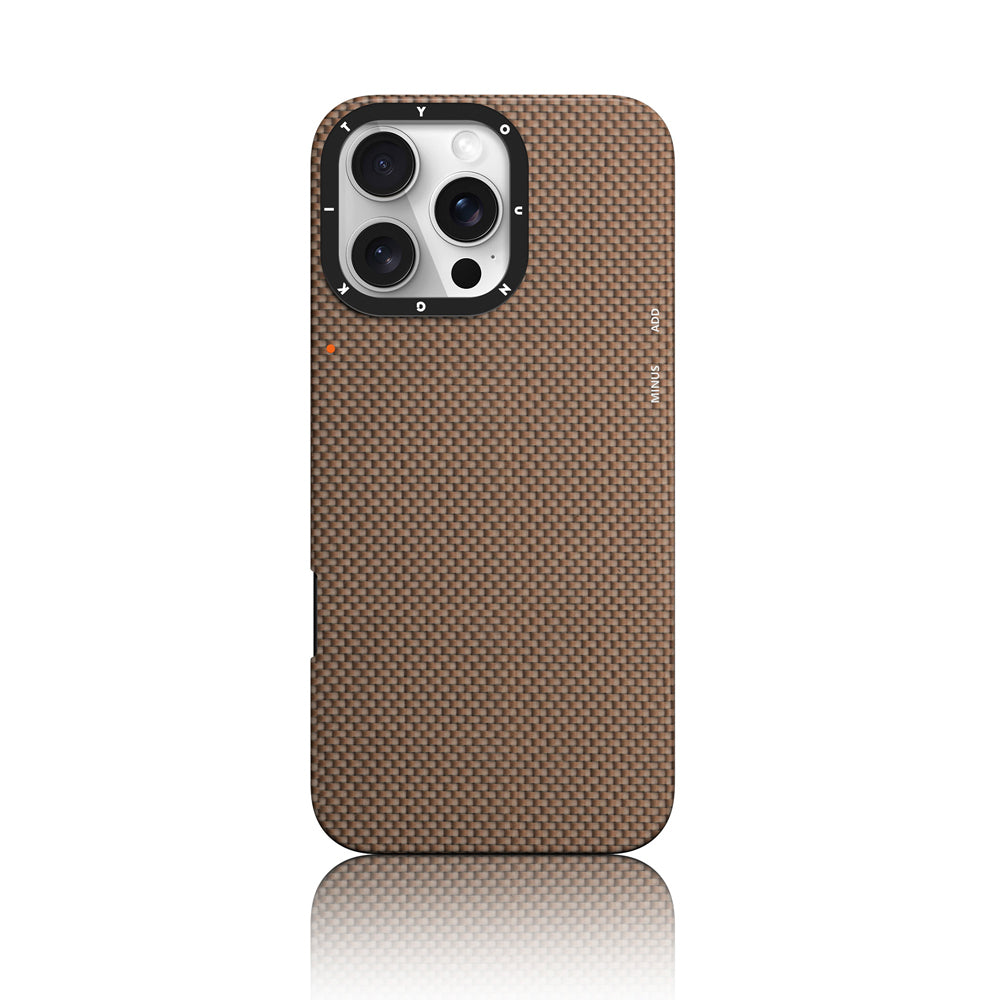 Apple iPhone 16 Pro Max Kılıf M-safe Şarj Özellikli Aramid Fiber Youngkit 1500D Kevlar Extreme Wing Titanyum-Gold Serisi Kapak Titanyum-Gold