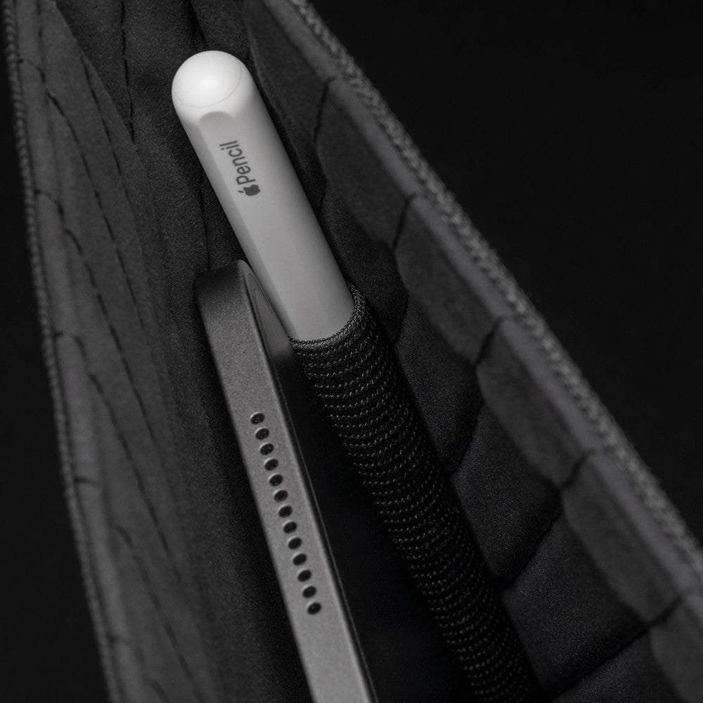 Native Uninon Stow Slim Serisi Su Geçirmez 11 inç Tablet Çantası