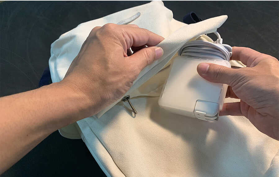 Wiwu 61W (A1718/A1947) Power Adaptör Kılıfı Beyaz