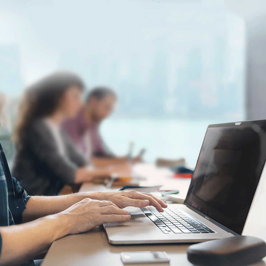 Apple Macbook 16.2' 2021 Touch Bar Wiwu Mıknatıslı Privacy Ekran Koruyucu Siyah