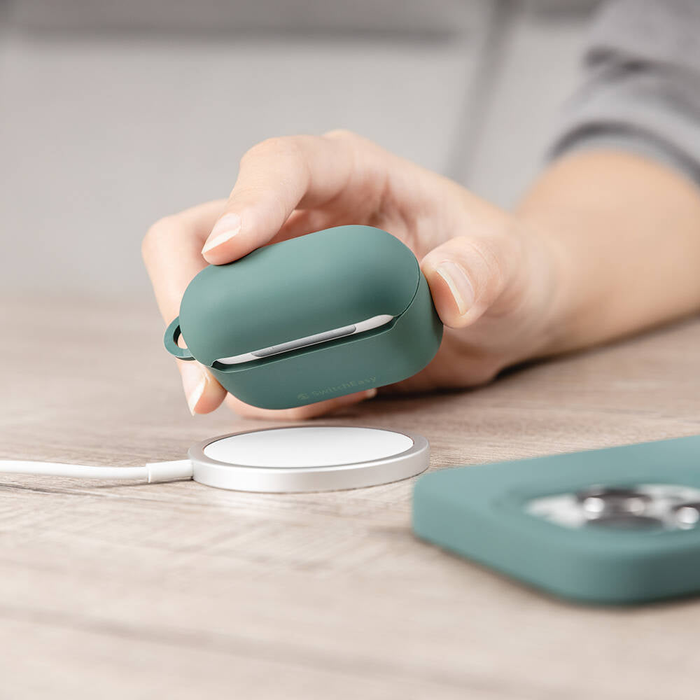 Apple Airpods 3. Nesil Kılıf Yumuşak Dokunuşlu Likit Silikon Tasarımlı Lisanslı Switcheasy Skin Kapak Siyah