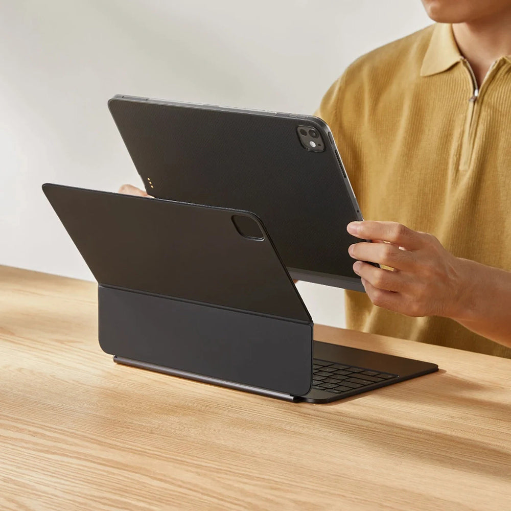 Apple iPad Pro 11 2024 Kılıf Aramid Fiber Pitaka Ultra-Slim Classic Serisi Tablet Kapak Siyah