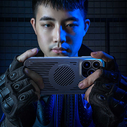 Apple iPhone 13 Pro Max Kılıf Benks Bizzard Soğutucu Özellikli Oyuncu Telefon Kılıfı Gri