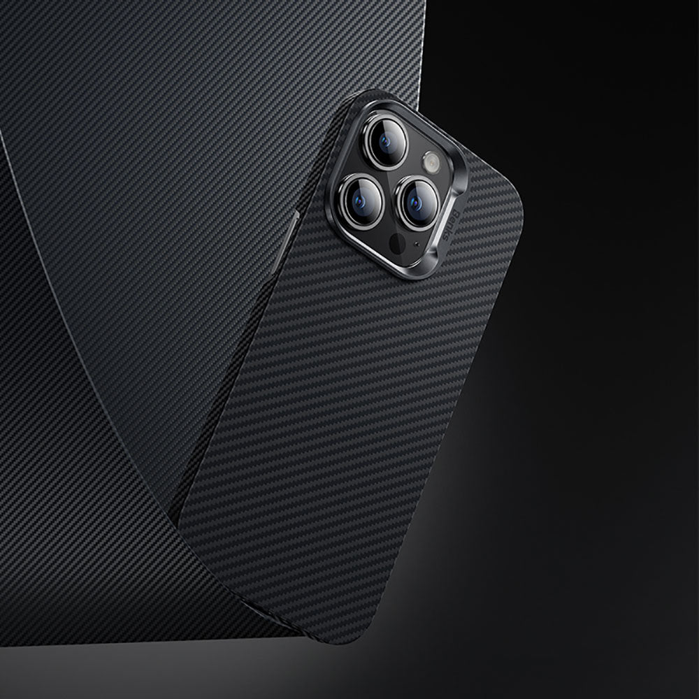 Apple iPhone 14 Kılıf M-safe Özellikli Karbon Fiber Benks 600D Essential Kevlar Kapak Siyah