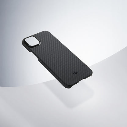 Apple iPhone 14 Kılıf M-safe Şarj Özellikli 1500D Aramid Fiber Pitaka Ultra-Slim Classic Serisi Black-Grey Twill Kapak Siyah-Gri