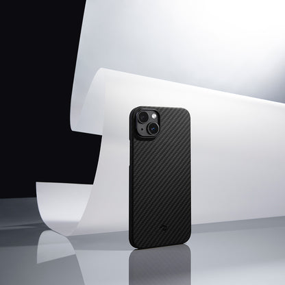 Apple iPhone 14 Kılıf M-safe Şarj Özellikli 1500D Aramid Fiber Pitaka Ultra-Slim Classic Serisi Black-Grey Twill Kapak Siyah-Gri