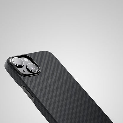 Apple iPhone 14 Kılıf M-safe Şarj Özellikli 1500D Aramid Fiber Pitaka Ultra-Slim Classic Serisi Black-Grey Twill Kapak Siyah-Gri