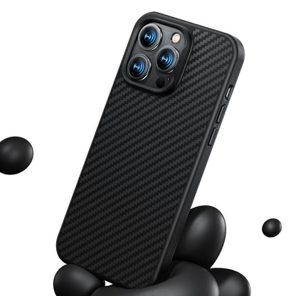 Apple iPhone 14 Plus Kılıf Karbon Fiber M-safe Şarj Özellikli Benks Hybrid ArmorPro 1500D Kevlar Kapak Siyah