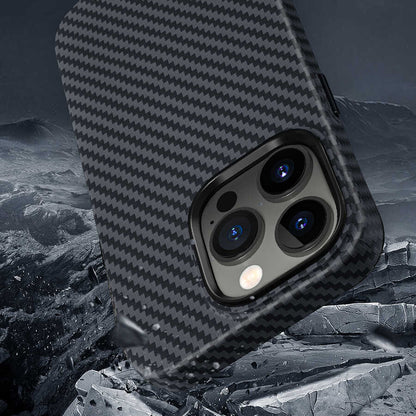 Apple iPhone 14 Plus Kılıf Wiwu Karbon Fiber Görünümlü M-safe Wireless Şarj Özellikli Kabon Kapak Siyah