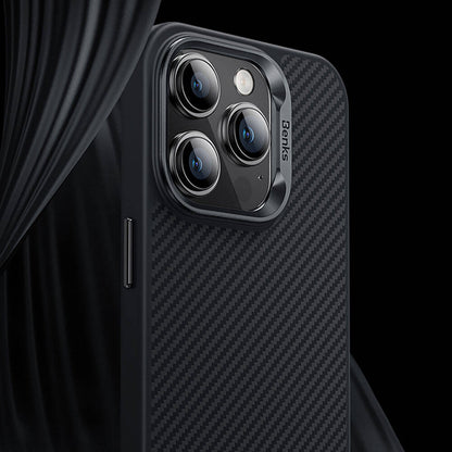Apple iPhone 14 Pro Kılıf Karbon Fiber M-safe Şarj Özellikli Benks Hybrid ArmorPro 600D Kevlar Kapak Siyah