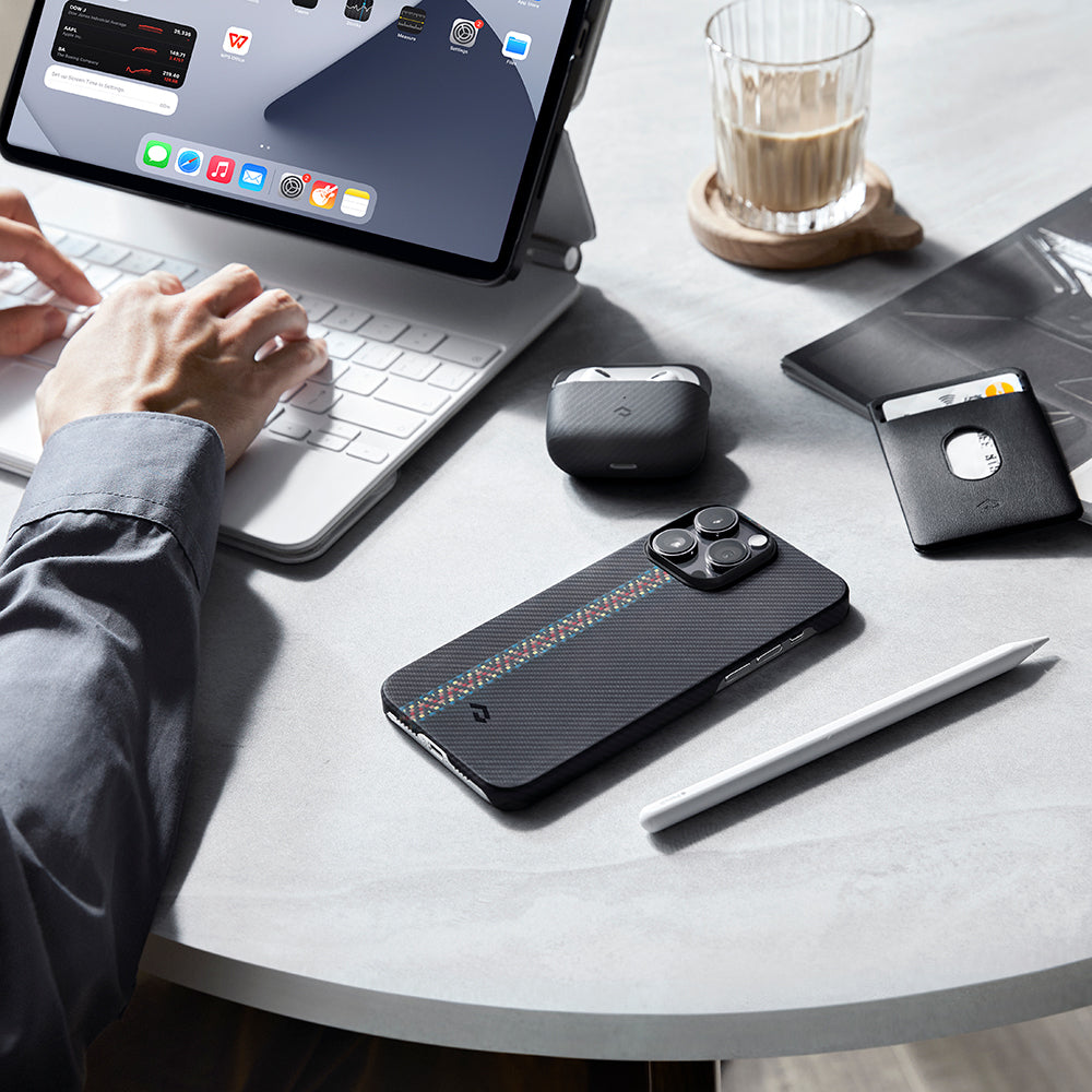 Apple iPhone 14 Pro Kılıf M-safe Şarj Özellikli 600D Aramid Fiber Pitaka Tactile Woven Orchestra Serisi Rhapsody Kapak Siyah