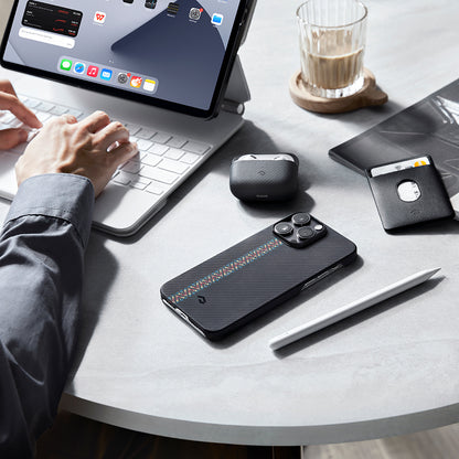 Apple iPhone 14 Pro Kılıf M-safe Şarj Özellikli 600D Aramid Fiber Pitaka Tactile Woven Orchestra Serisi Rhapsody Kapak Siyah