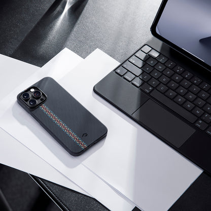 Apple iPhone 14 Pro Kılıf M-safe Şarj Özellikli 600D Aramid Fiber Pitaka Tactile Woven Orchestra Serisi Rhapsody Kapak Siyah