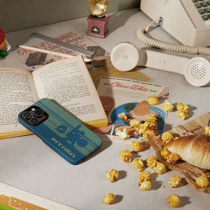 Apple iPhone 14 Pro Kılıf M-safe Şarj Özellikli Aramid Fiber Pitaka Tactile Woven Pixel Game Kapak Yeşil-Mavi