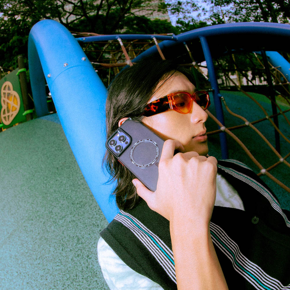 Apple iPhone 14 Pro Kılıf SkinArma Şeffaf Airbag Tasarımlı M-safe Şarj Özellikli Saido Kapak Füme