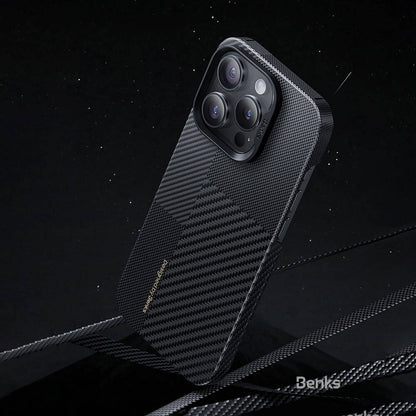 Apple iPhone 14 Pro Max Kılıf M-safe Şarj Özellikli Karbon Fiber Benks Montage ArmorAir Kevlar Kapak Siyah