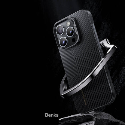 Apple iPhone 14 Pro Max Kılıf M-safe Şarj Özellikli Karbon Fiber Benks Montage ArmorAir Kevlar Kapak Siyah