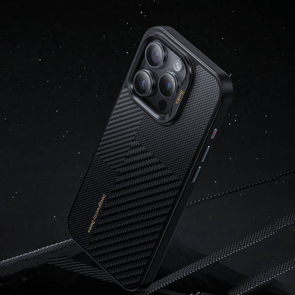 Apple iPhone 14 Pro Max Kılıf M-safe Şarj Özellikli Karbon Fiber Benks Montage Hybrid ArmorPro Kevlar Kapak Siyah