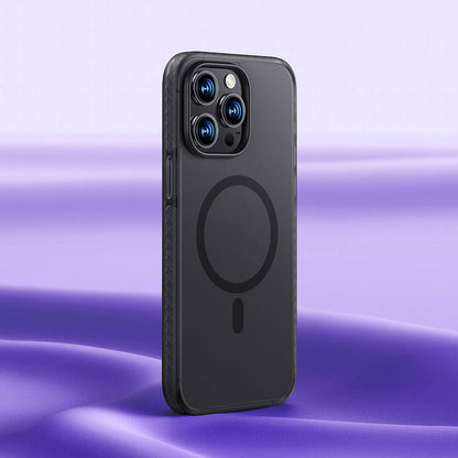 Apple iPhone 14 Pro Max Kılıf M-safe Şarj Özellikli Mat Arka Yüzey Benks Drop Resistance Kapak Beyaz