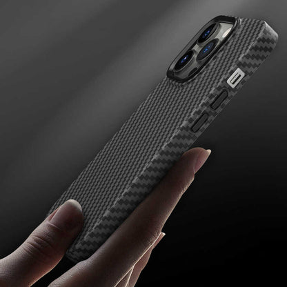 Apple iPhone 14 Pro Max Kılıf Wiwu Karbon Fiber Görünümlü M-safe Wireless Şarj Özellikli Kabon Kapak Mavi