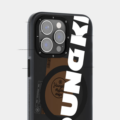 Apple iPhone 15 Kılıf M-safe Şarj Özellikli Youngkit Binfen Serisi Yazı Temalı Kapak Siyah