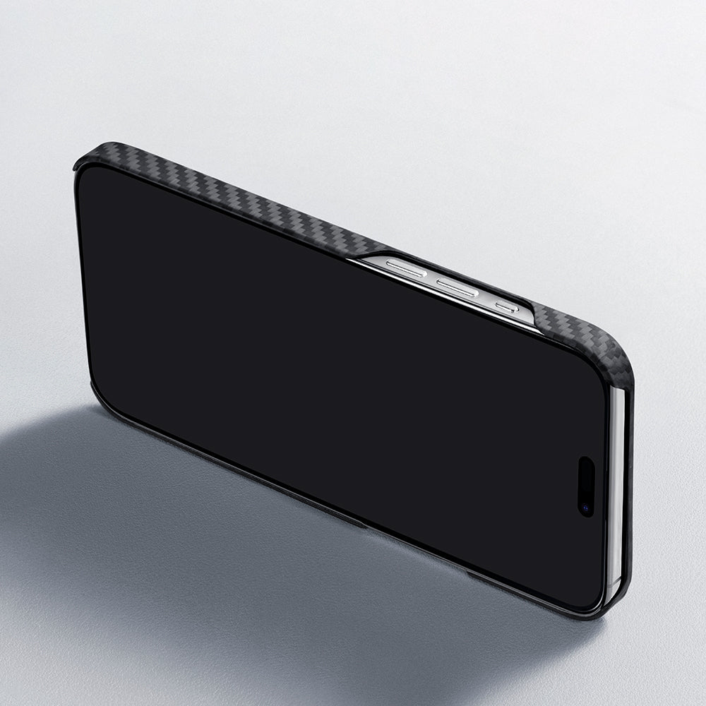 Apple iPhone 15 Plus Kılıf M-safe Şarj Özellikli 1500D Aramid Fiber Pitaka Ultra-Slim Classic Serisi Black-Grey Twill Kapak Siyah-Gri