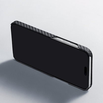 Apple iPhone 15 Plus Kılıf M-safe Şarj Özellikli 1500D Aramid Fiber Pitaka Ultra-Slim Classic Serisi Black-Grey Twill Kapak Siyah-Gri