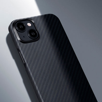 Apple iPhone 15 Plus Kılıf M-safe Şarj Özellikli 1500D Aramid Fiber Pitaka Ultra-Slim Classic Serisi Black-Grey Twill Kapak Siyah-Gri