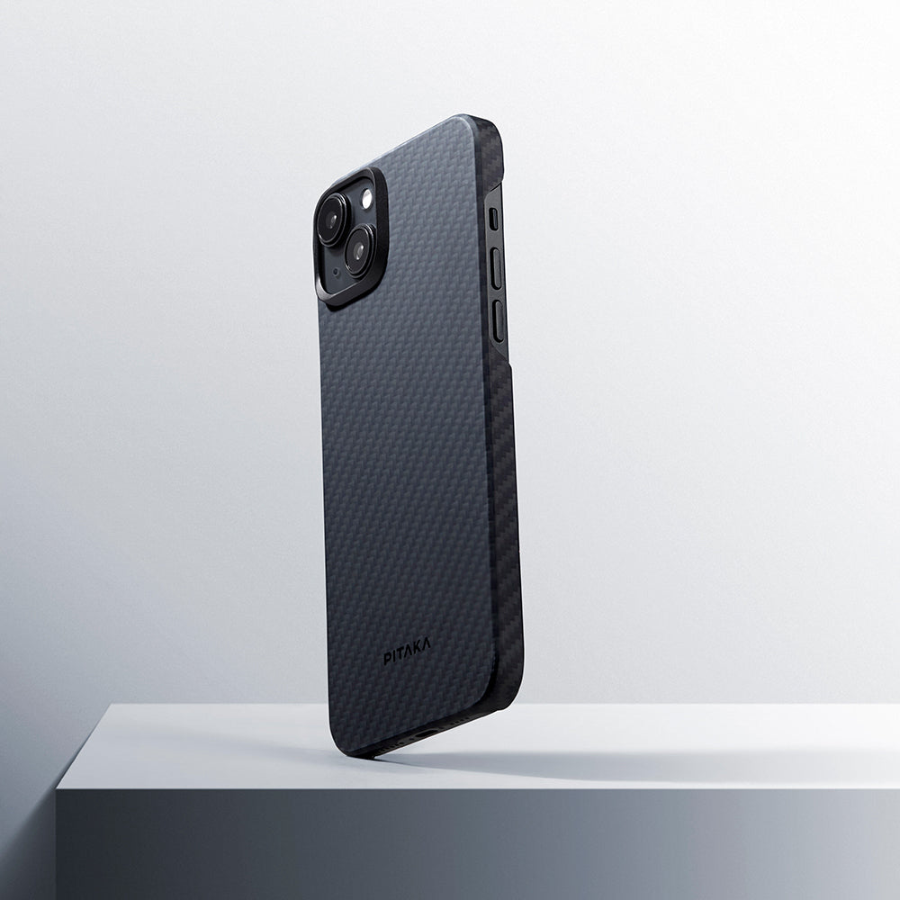 Apple iPhone 15 Plus Kılıf M-safe Şarj Özellikli 1500D Aramid Fiber Pitaka Ultra-Slim Classic Serisi Black-Grey Twill Kapak Siyah-Gri