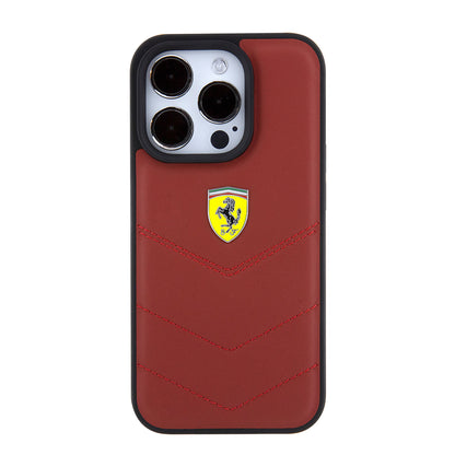 Apple iPhone 15 Pro Kılıf Ferrari Orjinal Lisanslı Deri Dikişli Arka Yüzey Metal Logo Tasarımlı Kapak Siyah