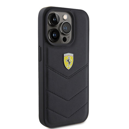 Apple iPhone 15 Pro Kılıf Ferrari Orjinal Lisanslı Deri Dikişli Arka Yüzey Metal Logo Tasarımlı Kapak Kırmızı