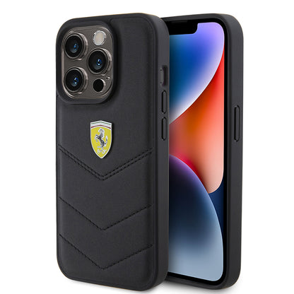Apple iPhone 15 Pro Kılıf Ferrari Orjinal Lisanslı Deri Dikişli Arka Yüzey Metal Logo Tasarımlı Kapak Siyah