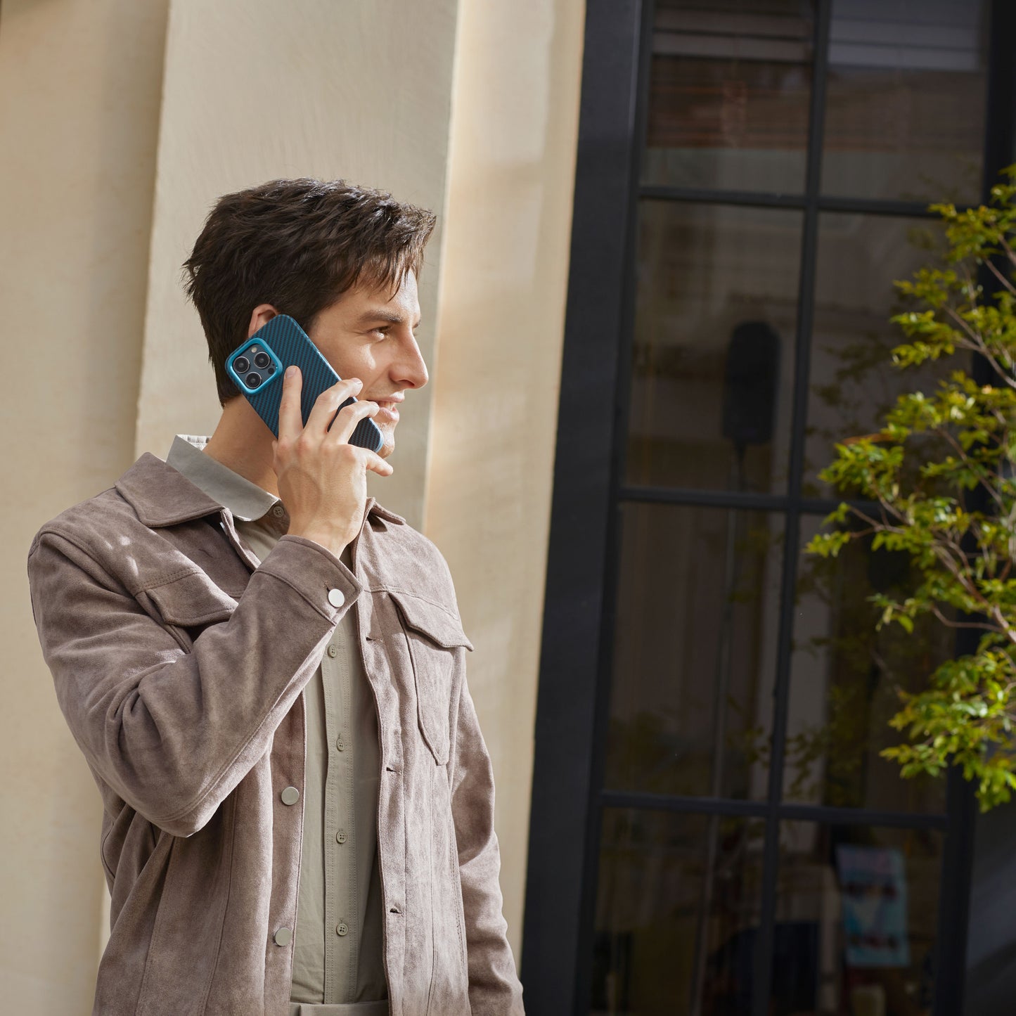 Apple iPhone 15 Pro Kılıf M-safe Şarj Özellikli 1500D Aramid Fiber Pitaka Military-Grade Classic Serisi Black-Grey Twill Kapak Siyah-Gri