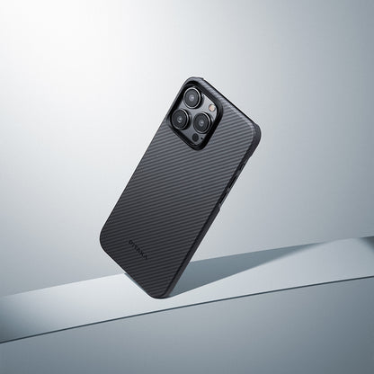 Apple iPhone 15 Pro Kılıf M-safe Şarj Özellikli 600D Aramid Fiber Pitaka Ultra-Slim Classic Serisi Black-Grey Twill Kapak Siyah-Gri