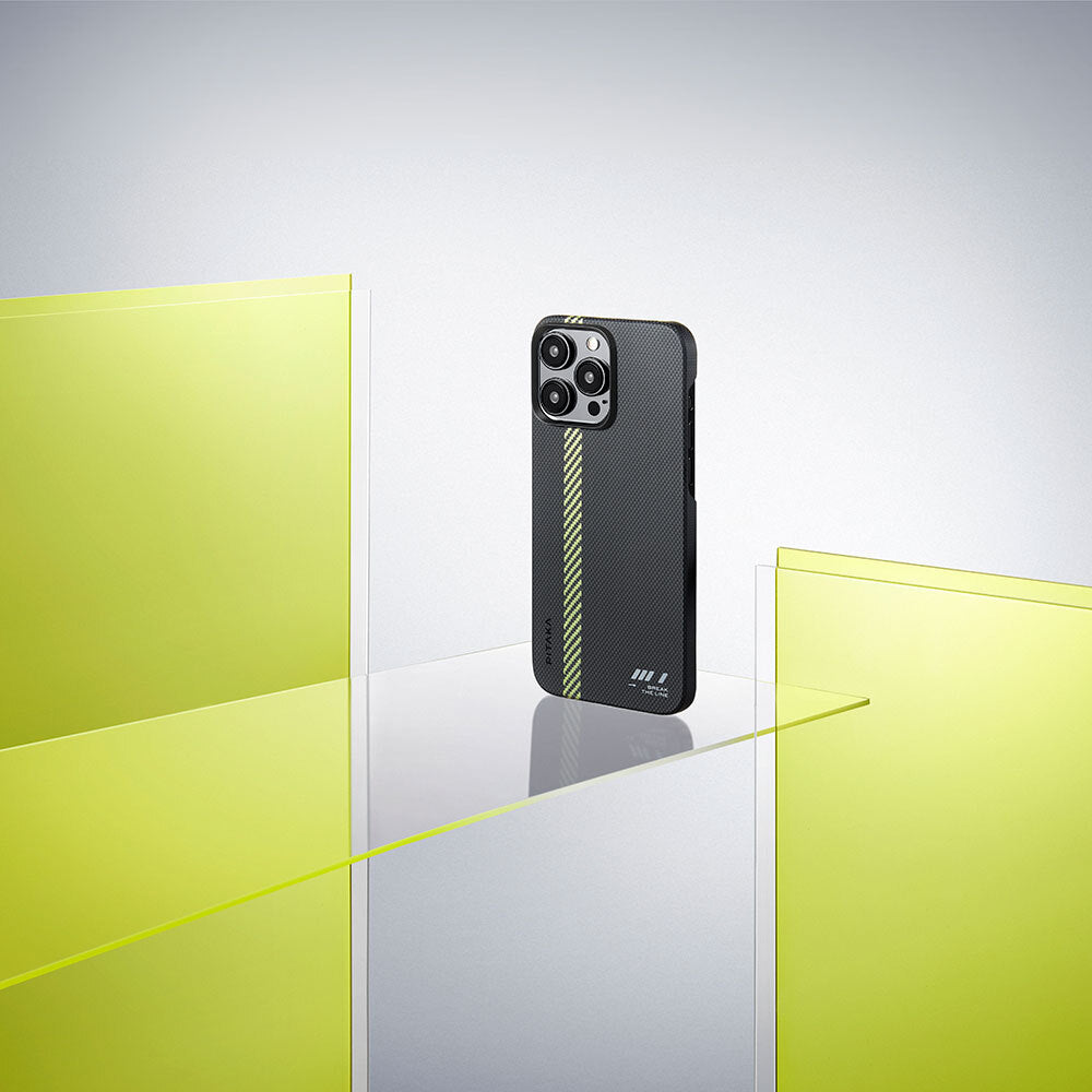 Apple iPhone 15 Pro Kılıf M-safe Şarj Özellikli Aramid Fiber Pitaka Tactile Woven Break The Line Kapak Siyah