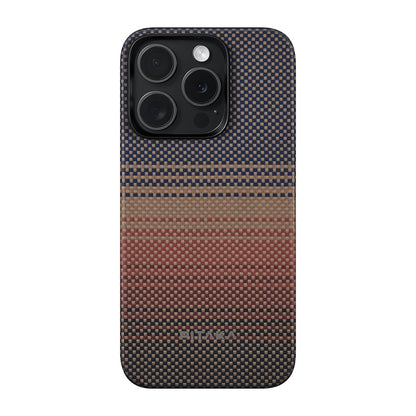 Apple iPhone 15 Pro Kılıf M-safe Şarj Özellikli Aramid Fiber Pitaka Tactile Woven Sunset-Moonrise Serisi Sunset Kapak Kahverengi