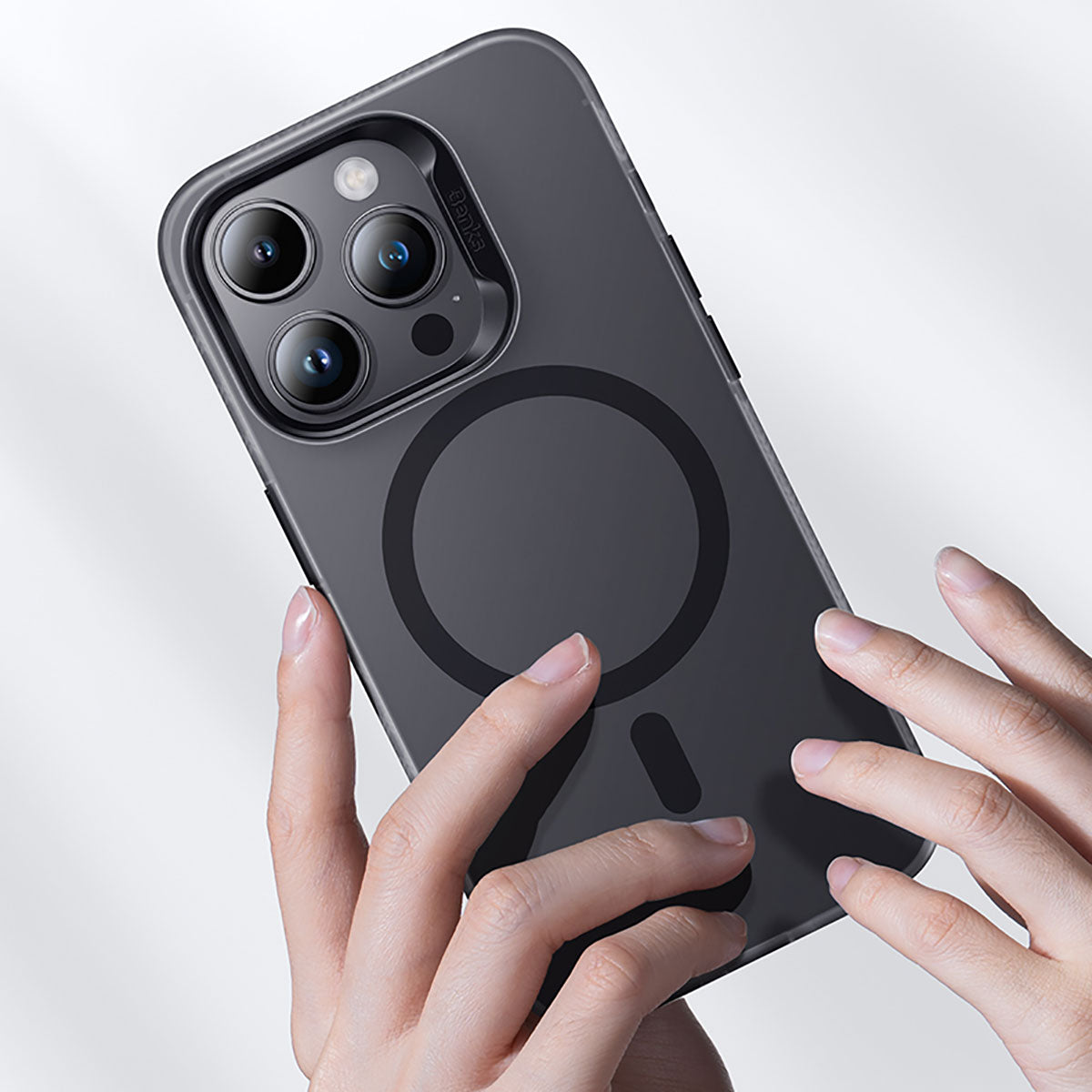 Apple iPhone 15 Pro Kılıf M-safe Şarj Özellikli Benks Lucid Armor Kapak Gri