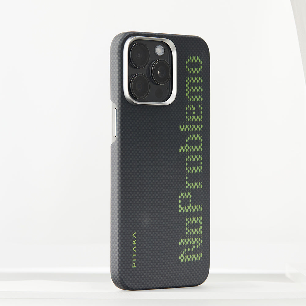 Apple iPhone 15 Pro Kılıf M-safe Şarj Özellikli Lumintex Teknolojili Fosforlu Aramid Fiber Pitaka Tactile Woven Aries Serisi Kapak Siyah-Yeşil