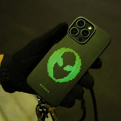 Apple iPhone 15 Pro Kılıf M-safe Şarj Özellikli Lumintex Teknolojili Fosforlu Aramid Fiber Pitaka Tactile Woven Aries Serisi Kapak Siyah-Mavi