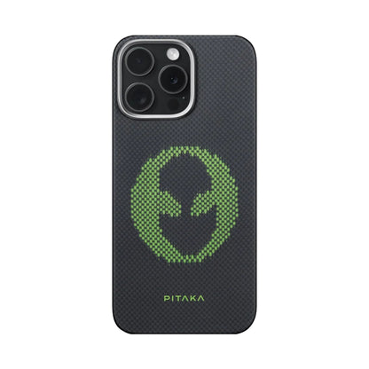 Apple iPhone 15 Pro Kılıf M-safe Şarj Özellikli Lumintex Teknolojili Fosforlu Aramid Fiber Pitaka Tactile Woven Aries Serisi Kapak Siyah-Yeşil