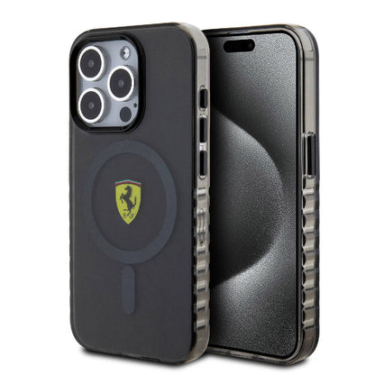 Apple iPhone 15 Pro Max Kılıf Ferrari Orjinal Lisanslı M-safe Şarj Özellikli Tırtıklı Kenar Tasarımlı Ortalanmış Logo Kapak