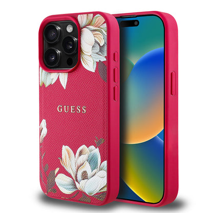 Apple iPhone 15 Pro Max Kılıf Guess Orjinal Lisanslı M-safe Şarj Özellikli Taneli Çiçek Tasarımlı Metal Yazı Logolu Kapak Pembe