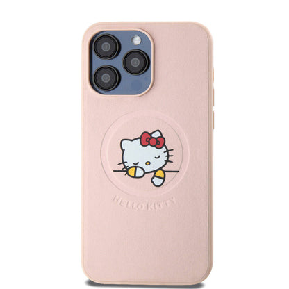 Apple iPhone 15 Pro Max Kılıf Hello Kitty Orjinal Lisanslı M-safe Şarj Özellikli Baskı Logolu Uyuyan Kitty Deri Kapak Pembe