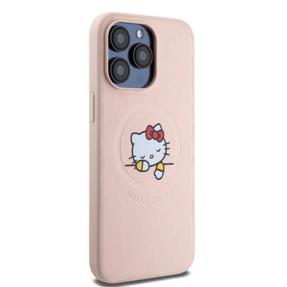 Apple iPhone 15 Pro Max Kılıf Hello Kitty Orjinal Lisanslı M-safe Şarj Özellikli Baskı Logolu Uyuyan Kitty Deri Kapak Gümüş