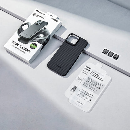 Apple iPhone 15 Pro Max Kılıf M-safe Şarj Özellikli 600D Aramid Fiber Pitaka Ultra-Slim Classic Serisi Black-Grey Twill Kapak Siyah-Gri