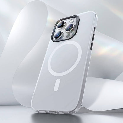 Apple iPhone 15 Pro Max Kılıf M-safe Şarj Özellikli Benks Lucid Armor Kapak Gri