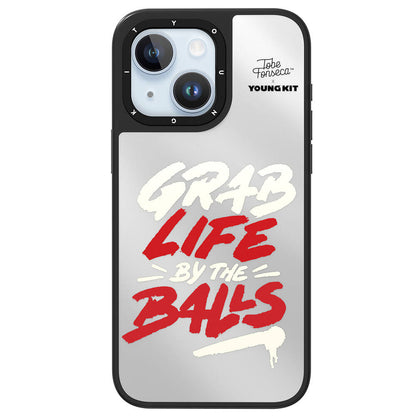 Apple iPhone 15 Pro Max Kılıf Tobias Fonseca Tasarımlı Youngkit Mirror Kapak Siyah-Beyaz