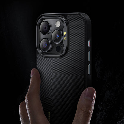 Apple iPhone 16 Kılıf M-safe Şarj Özellikli Karbon Fiber Benks Montage Hybrid ArmorPro Kevlar Kapak Siyah