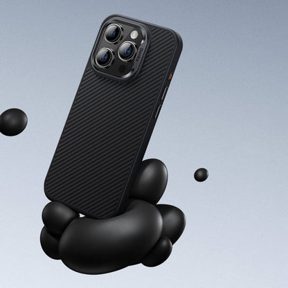 Apple iPhone 16 Plus Kılıf Karbon Fiber M-safe Şarj Özellikli Benks Hybrid ArmorPro 600D Kevlar Kapak Siyah